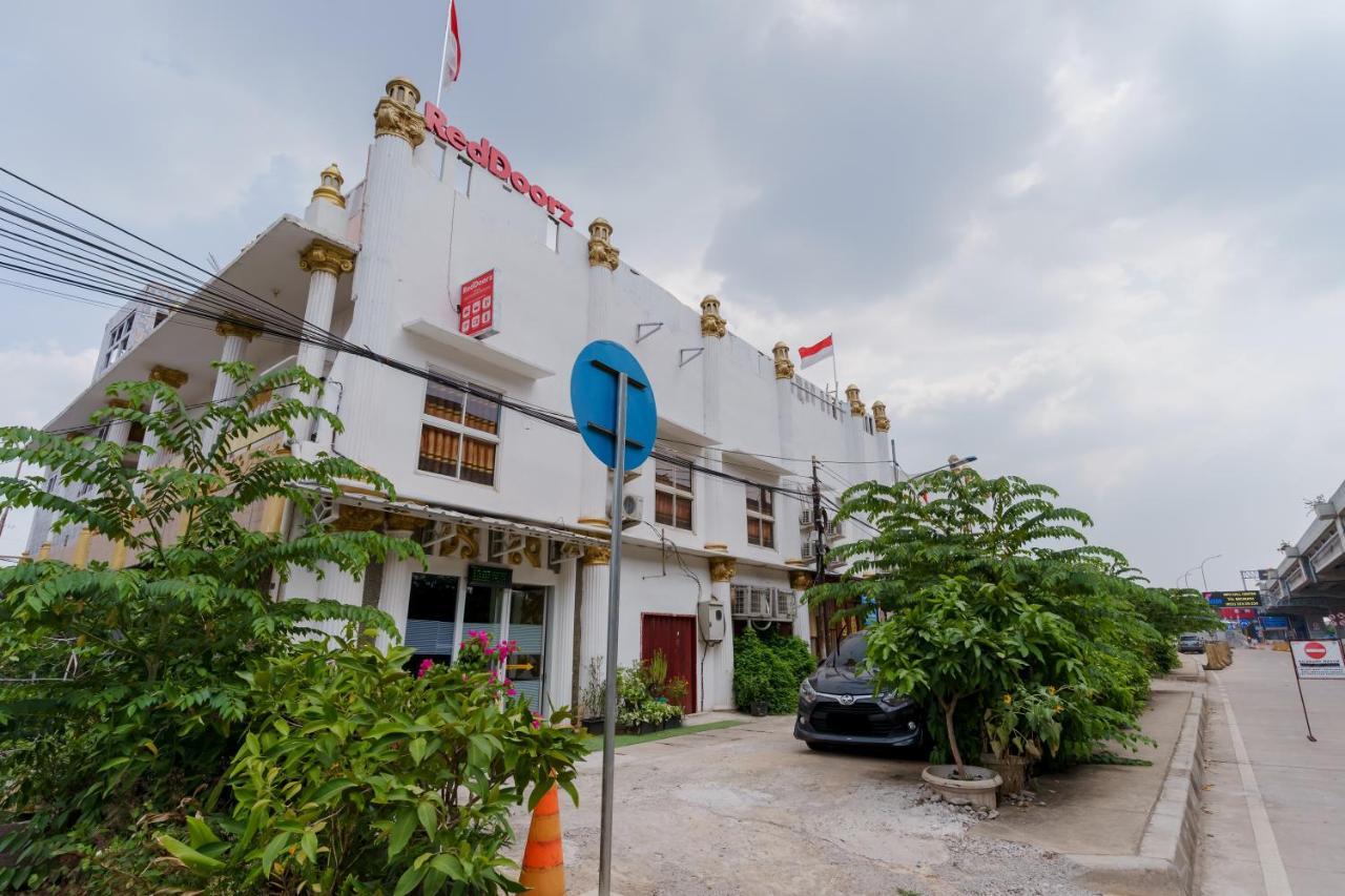 Reddoorz Syariah Near Universitas Borobudur Jakarta Exterior photo