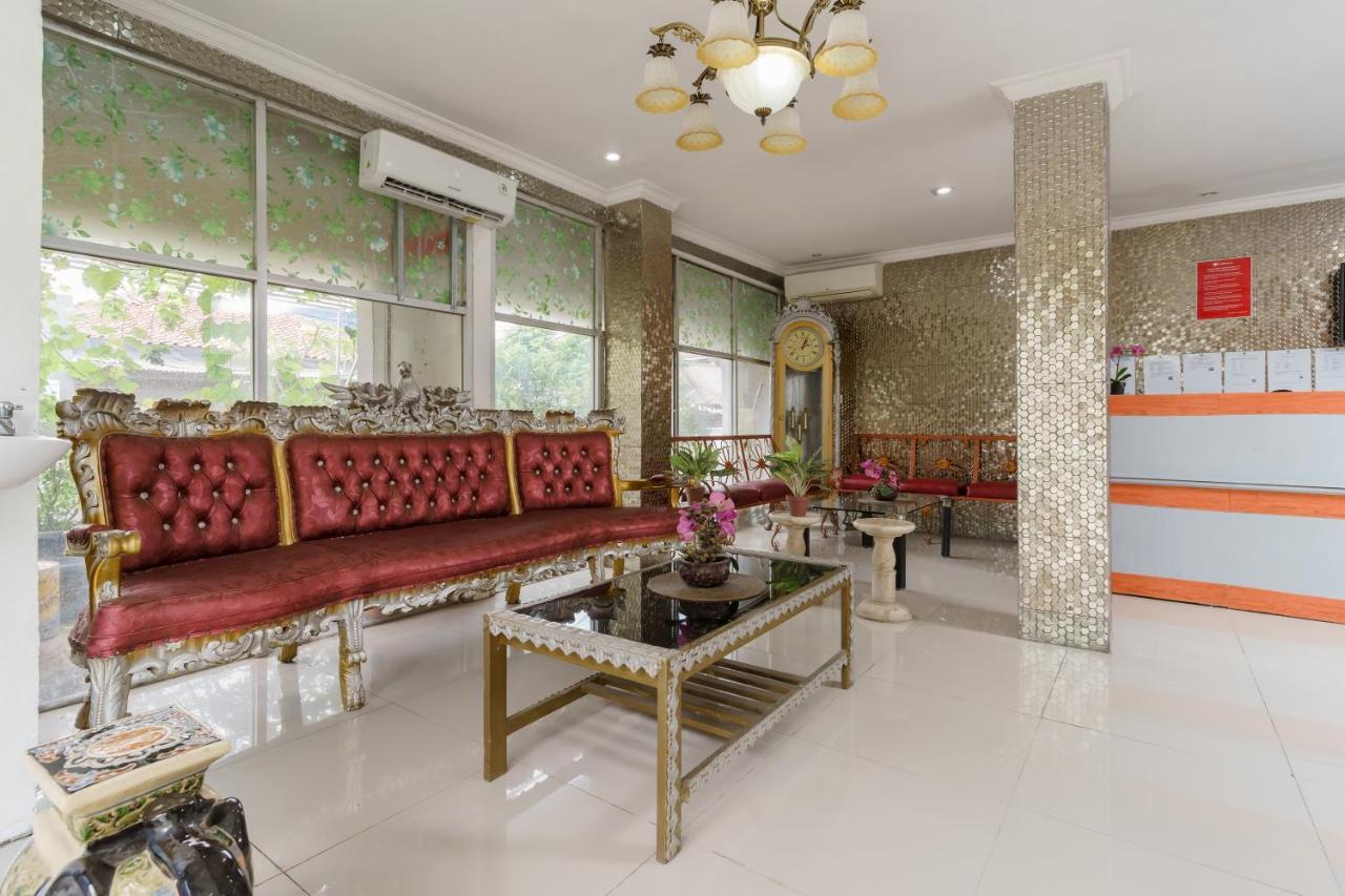Reddoorz Syariah Near Universitas Borobudur Jakarta Exterior photo