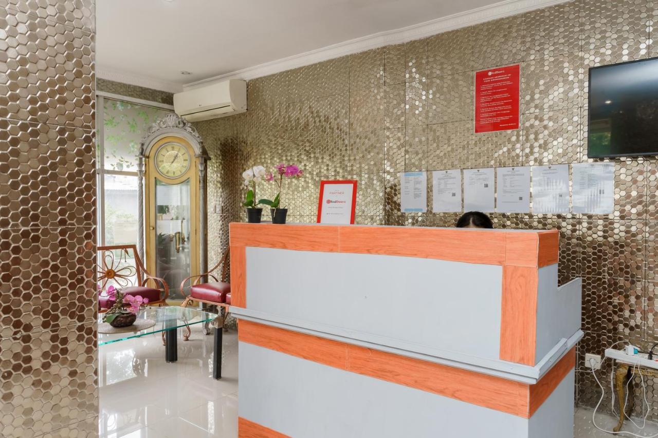 Reddoorz Syariah Near Universitas Borobudur Jakarta Exterior photo